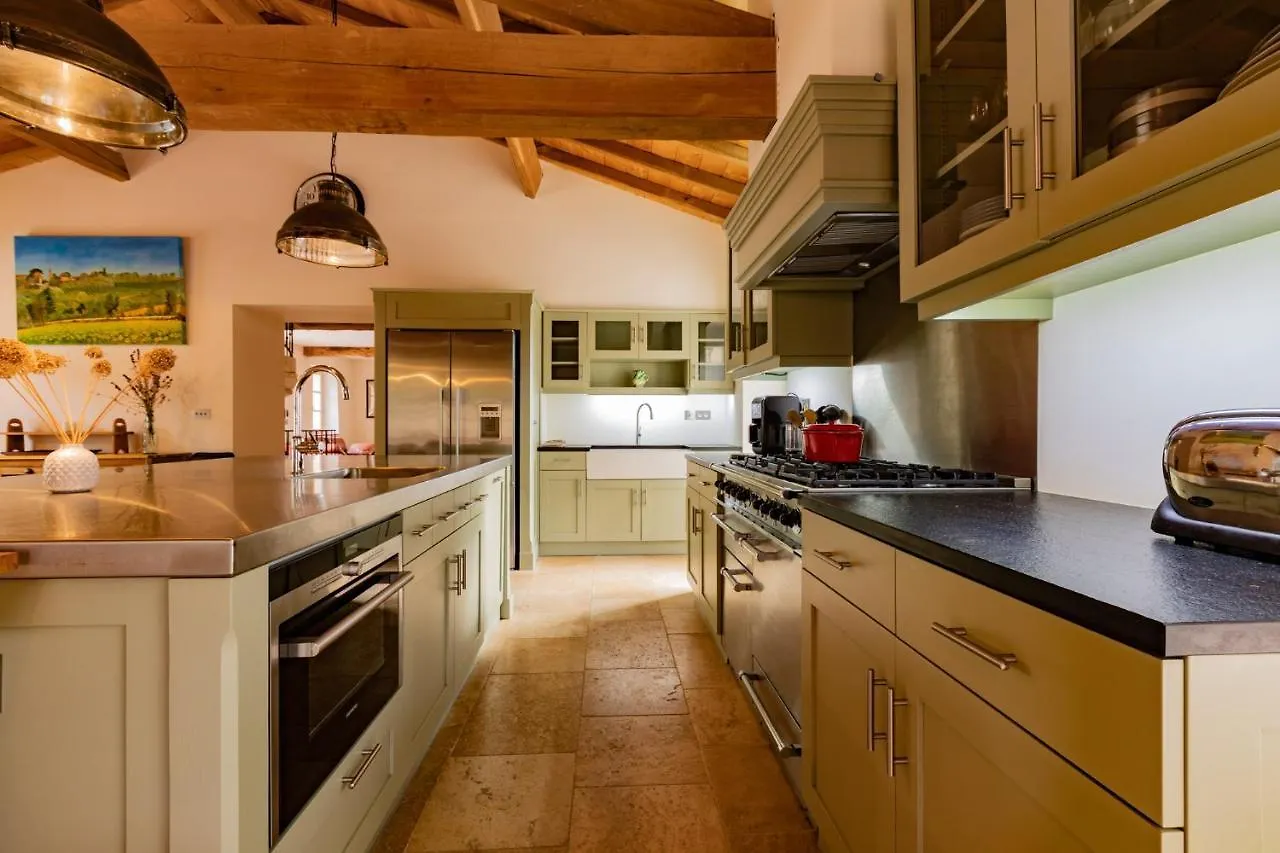 Roques Cottage - Spacieuse Maison Pierre Avec Piscine Chauffee, Cuisine D'Ete, Petanque, Ping-Pong Et Jeux Enfants - 10 Min De Vic France