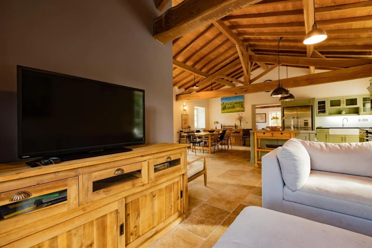 Roques Cottage - Spacieuse Maison Pierre Avec Piscine Chauffee, Cuisine D'Ete, Petanque, Ping-Pong Et Jeux Enfants - 10 Min De Vic 0*, Roques (Gers) France
