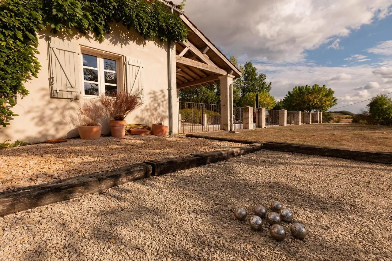 Roques Cottage - Spacieuse Maison Pierre Avec Piscine Chauffee, Cuisine D'Ete, Petanque, Ping-Pong Et Jeux Enfants - 10 Min De Vic Holiday home